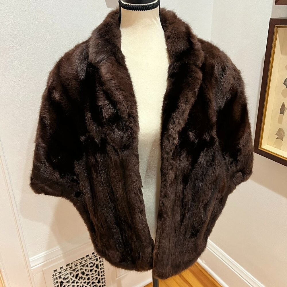 Vintage Callbeck Lawless Inc. Fine Fur - M Brown Collared Real Mink Fur Stole